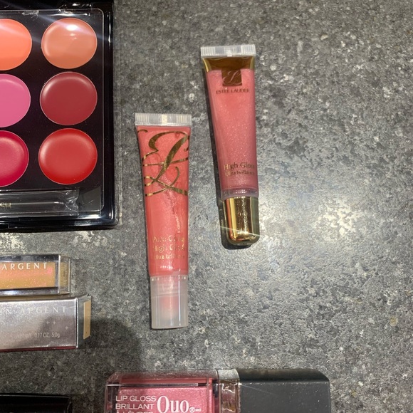 ALL ABOUT LIPS. Brand new lipsticks and glosses. 12 colour pallet+ 10 full size. - Picture 3 of 4